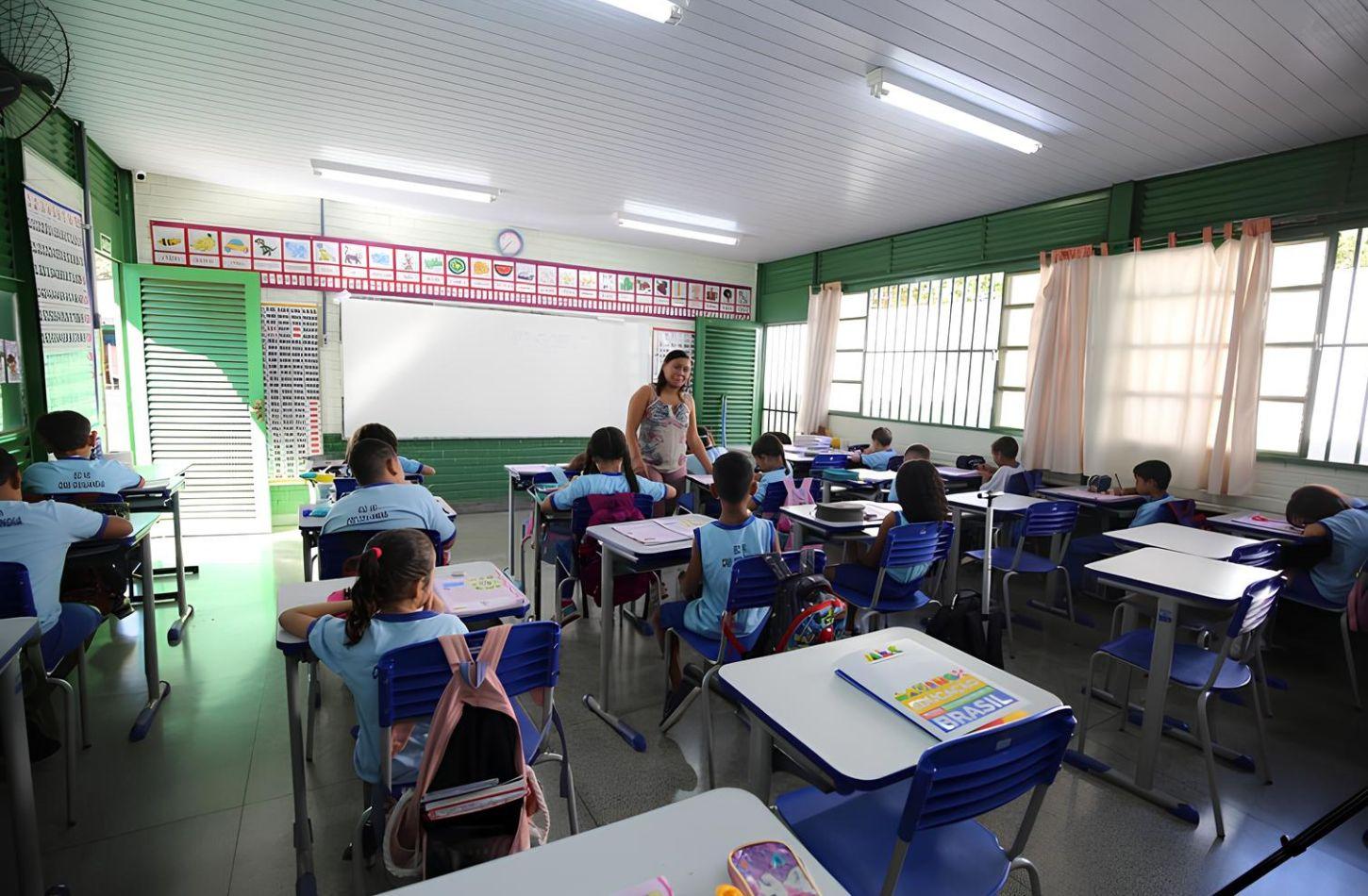 MEC REAJUSTA PISO SALARIAL DOS PROFESSORES