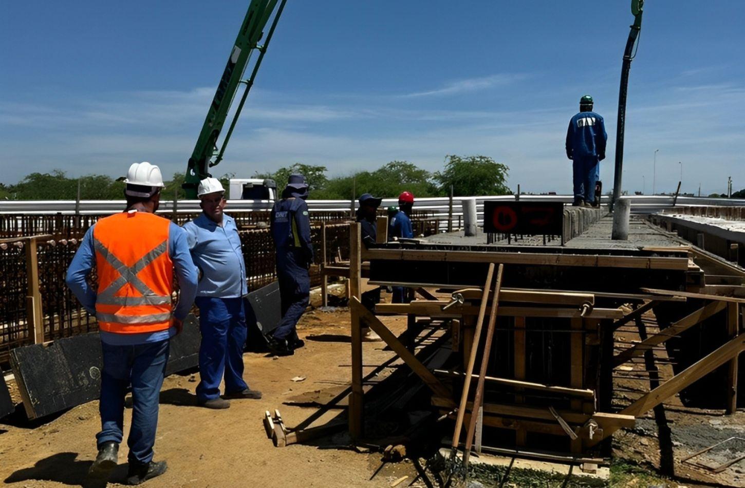 PONTE PONTAL II, NA BR 428 EM LAGOA GRANDE PASSA POR REFORMA
