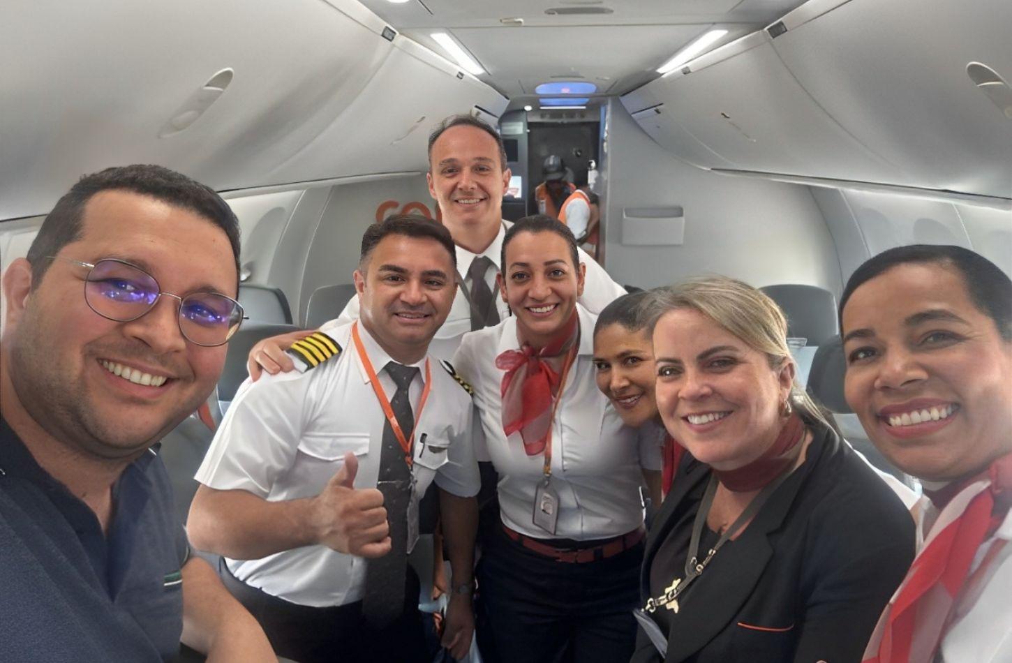 CABROBOENSE DR. LUCAS NOVAES AJUDA A SALVAR PASSAGEIRA EM VOO DA GOL