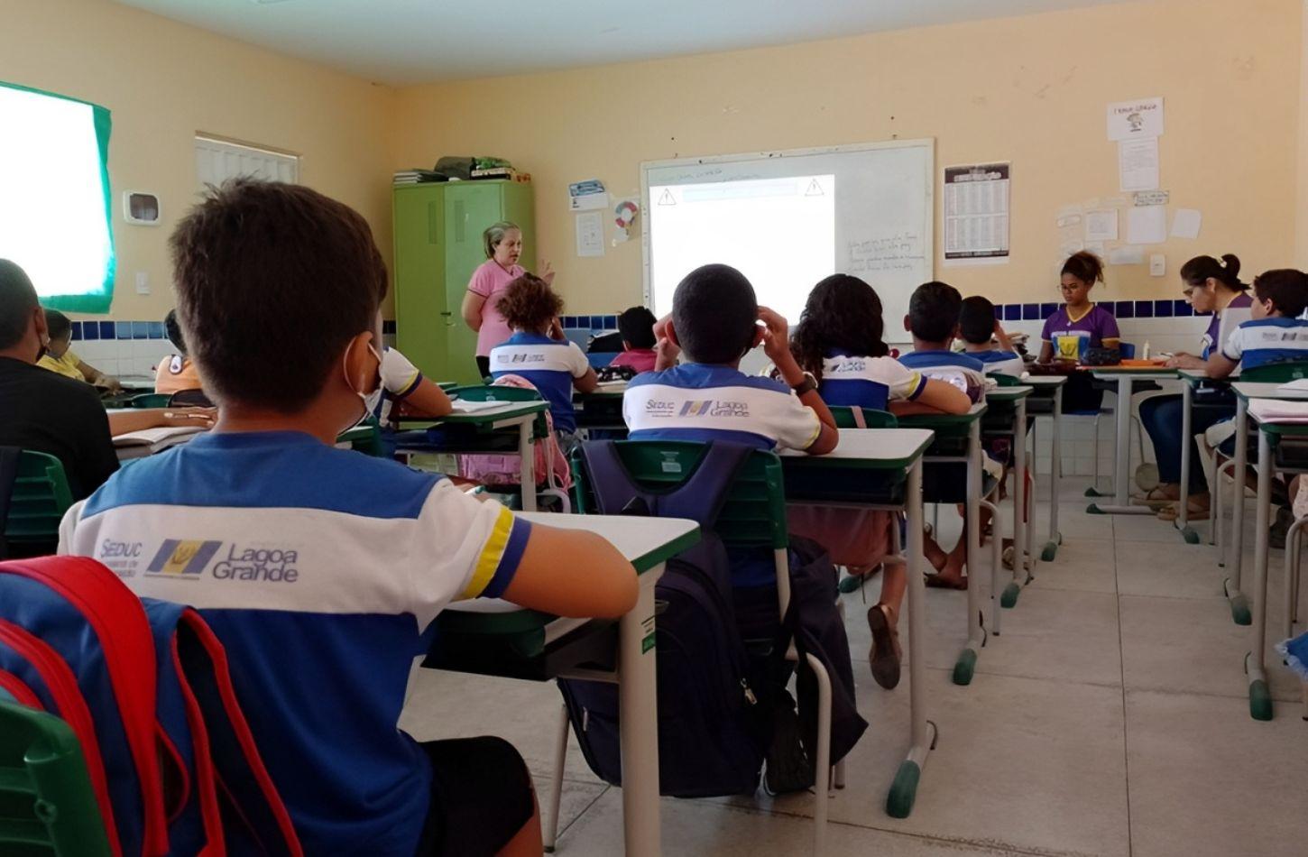 LAGOA GRANDE INICIA IMPLANTAÇÃO DE ESCOLAS EM TEMPO INTEGRAL