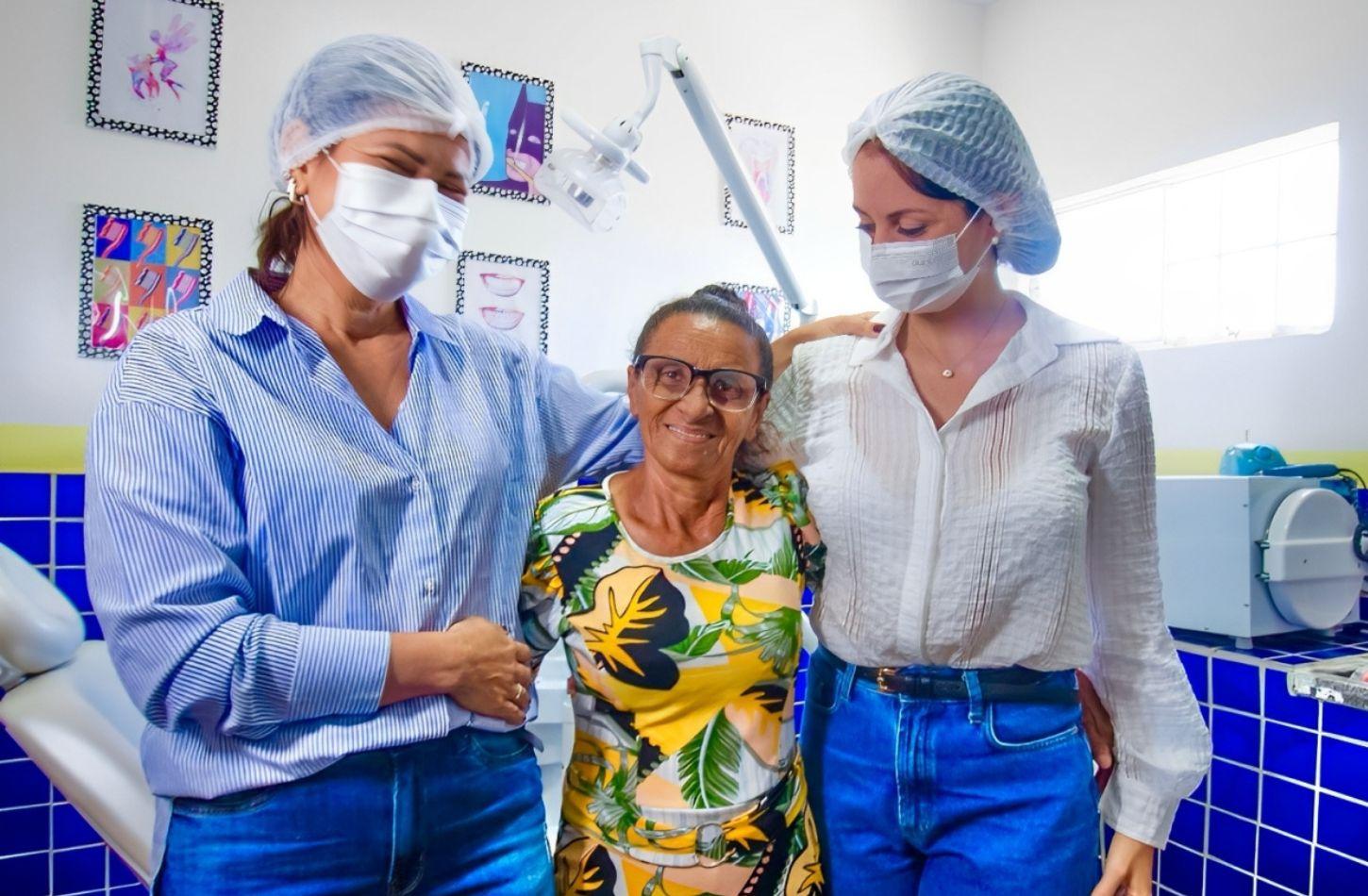 PREFEITURA DE LAGOA GRANDE REALIZA ENTREGA DE PRÓTESES DENTÁRIAS