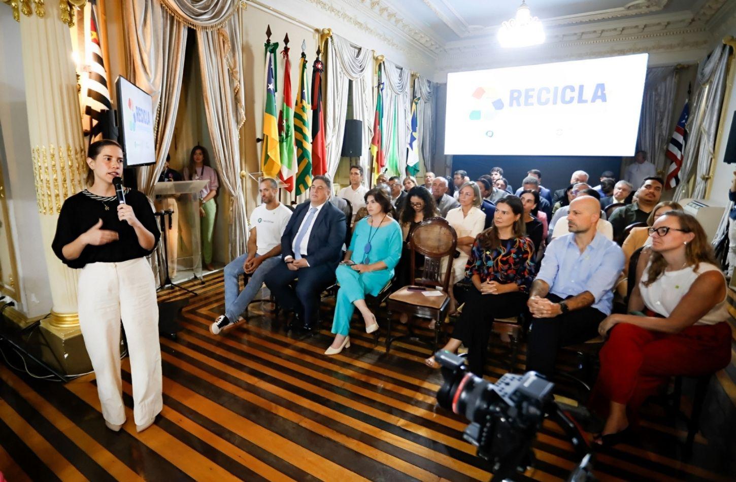GOVERNADORA RAQUEL LYRA LANÇA PROGRAMA RECICLA + PERNAMBUCO