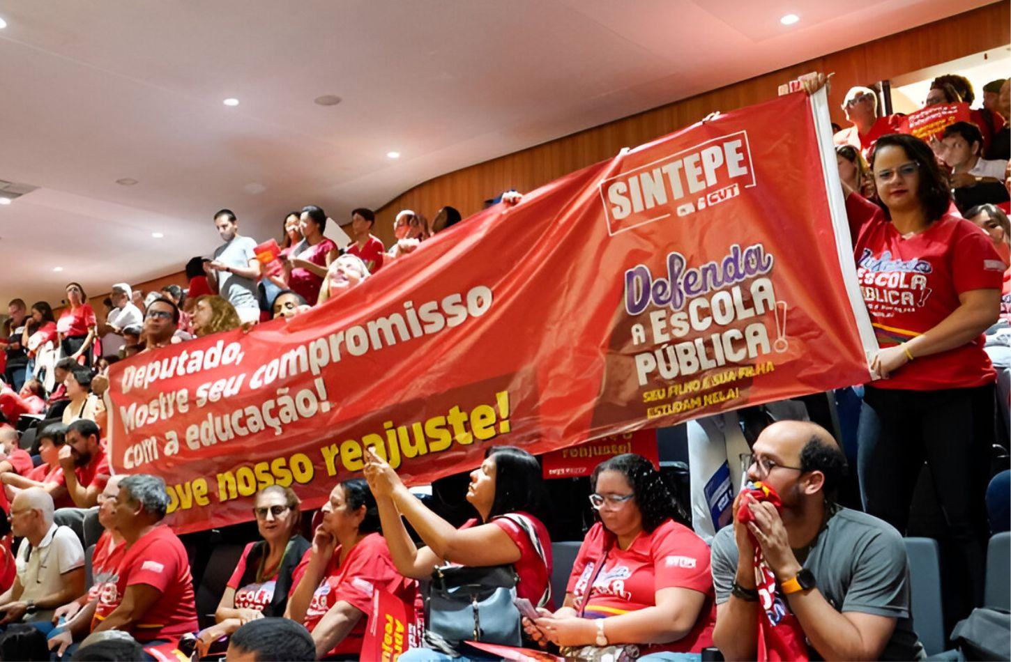 ALEPE APROVA REAJUSTE SALARIAL DOS PROFESSORES DA REDE ESTADUAL