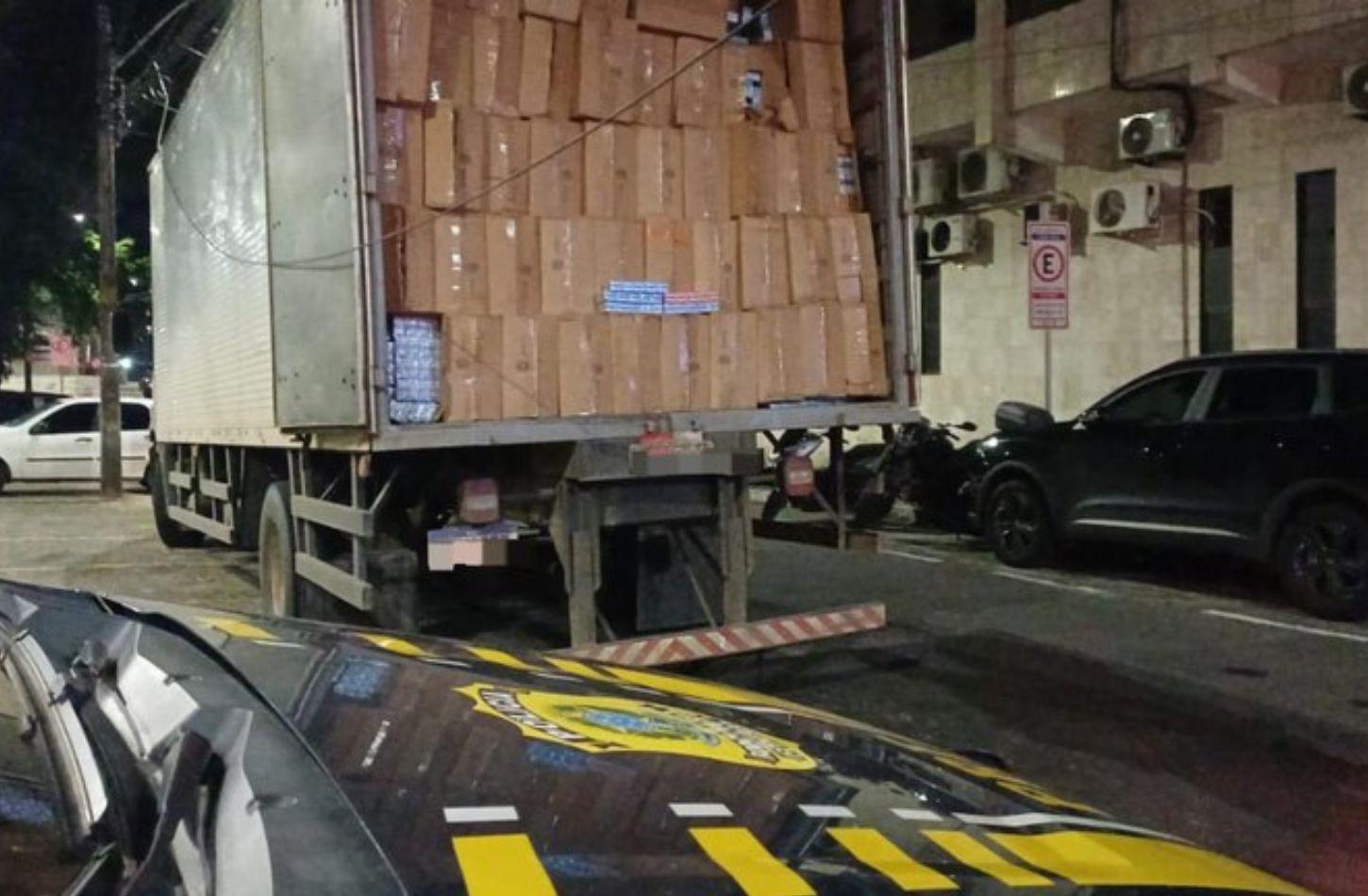 CARGA DE CIGARRO PARAGUAIO É APREENDIDA PELA PRF EM GRAVATÁ, PE