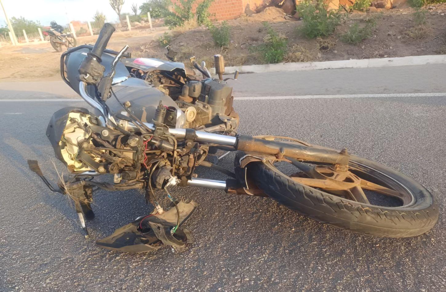 ACIDENTE NA BR-232 DEIXA UM MORTO E UM FERIDO EM SALGUEIRO, PE