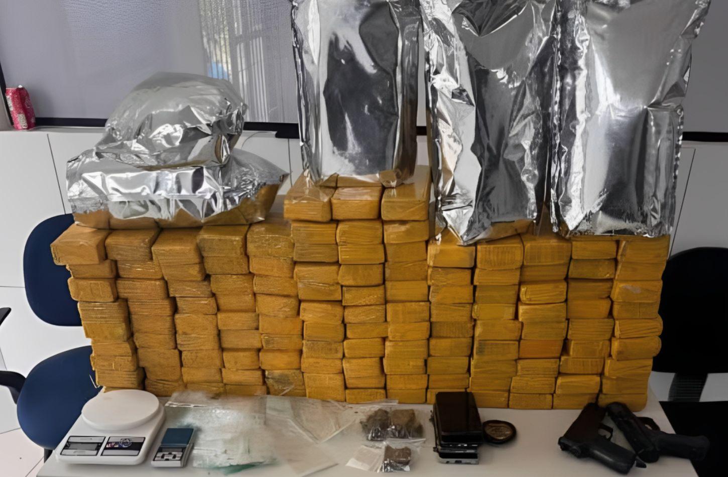 POLÍCIA MILITAR APREENDE 120 KG DE MACONHA EM CARUARU, PE